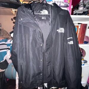 The North Face Men's Black Packable Raincoat